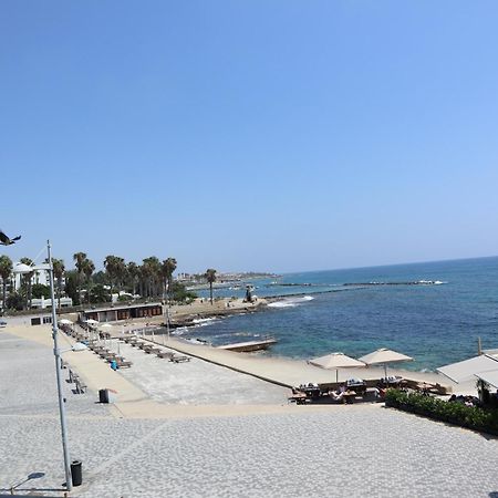 777 Beach Guesthouse Paphos Szoba fotó